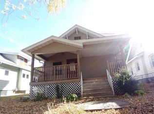822 N 4th St, Savanna, IL 61074