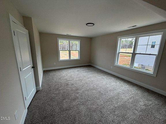 5th image of 422 Rye Way