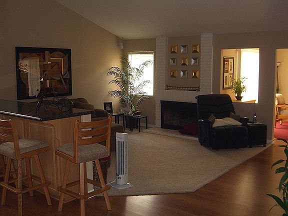 Spacious living room