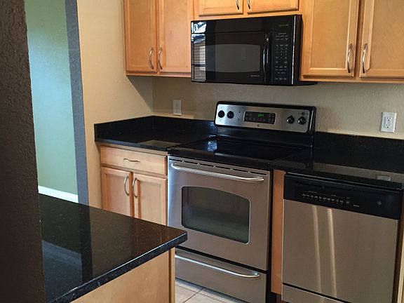 2nd image of 853 Shoreline Cir