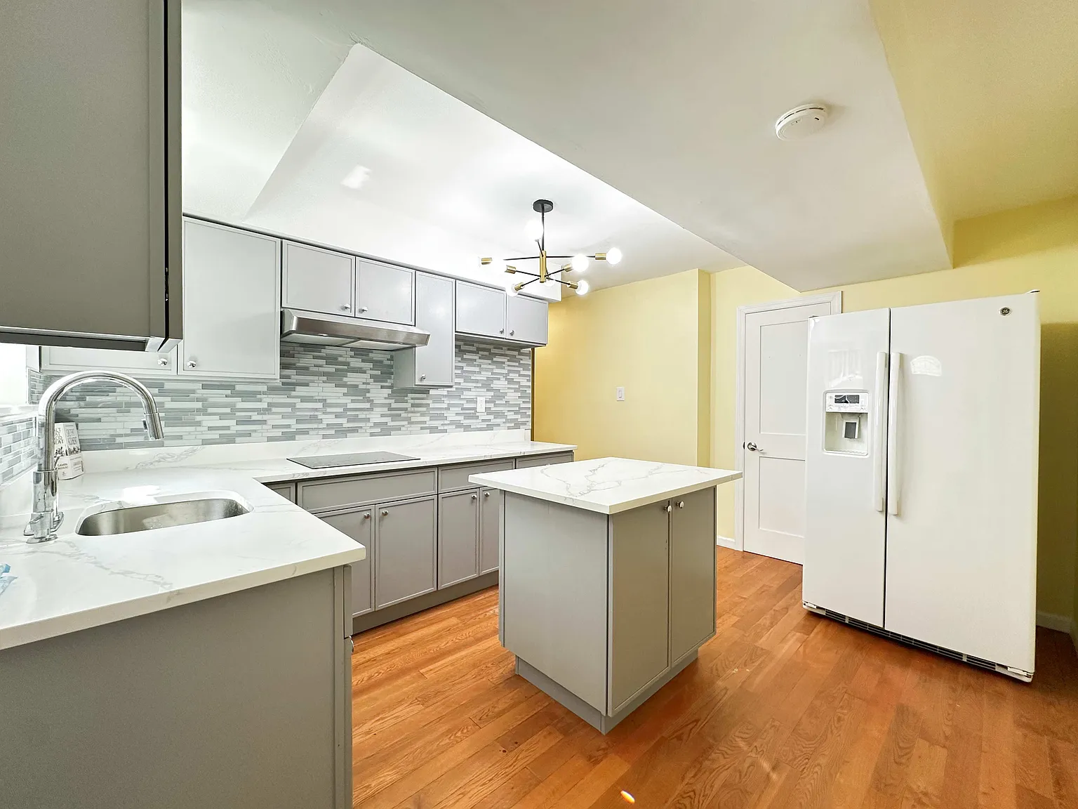 2 bed, $2,100 — Photo 2