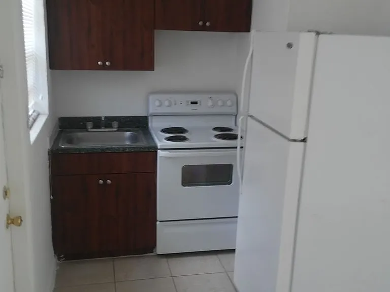 125 SW 5th Ct #1-3 — Photo 4
