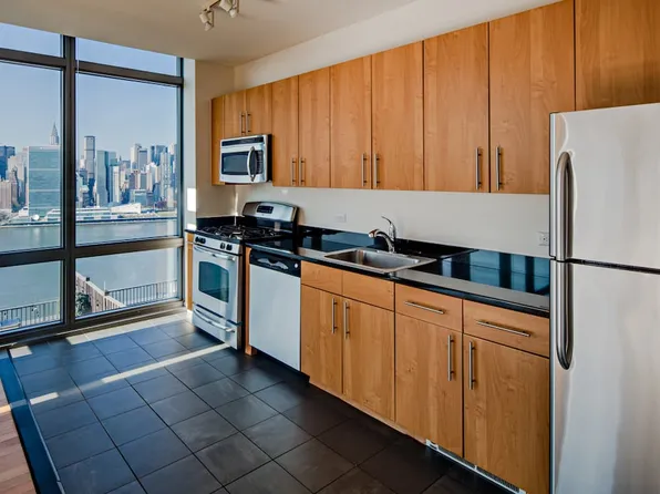 4-75 48th Avenue image 15 of 52