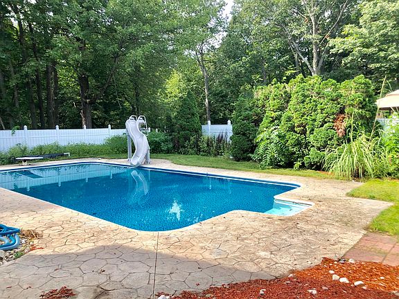 4th image of 417 Westwind Dr