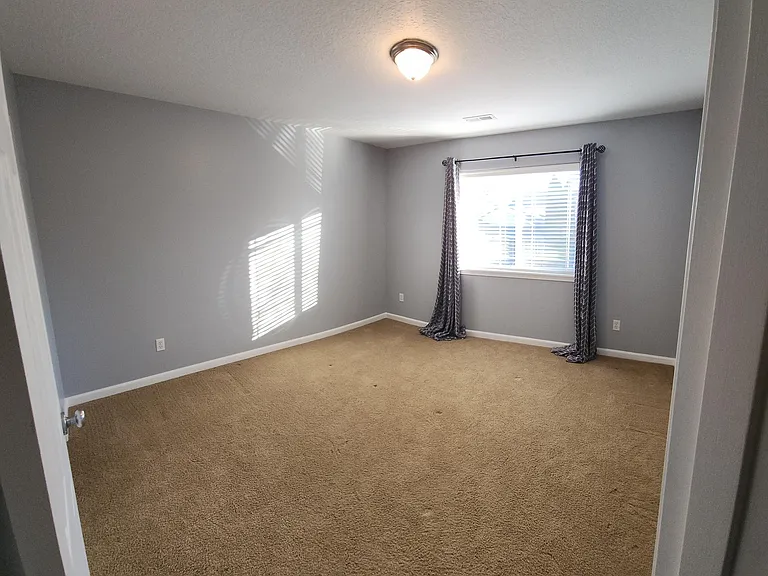 2718 NW 118th Cir — Photo 9