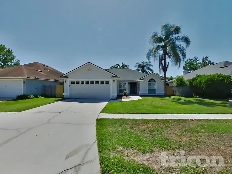 1552 Glen View St — Photo 2