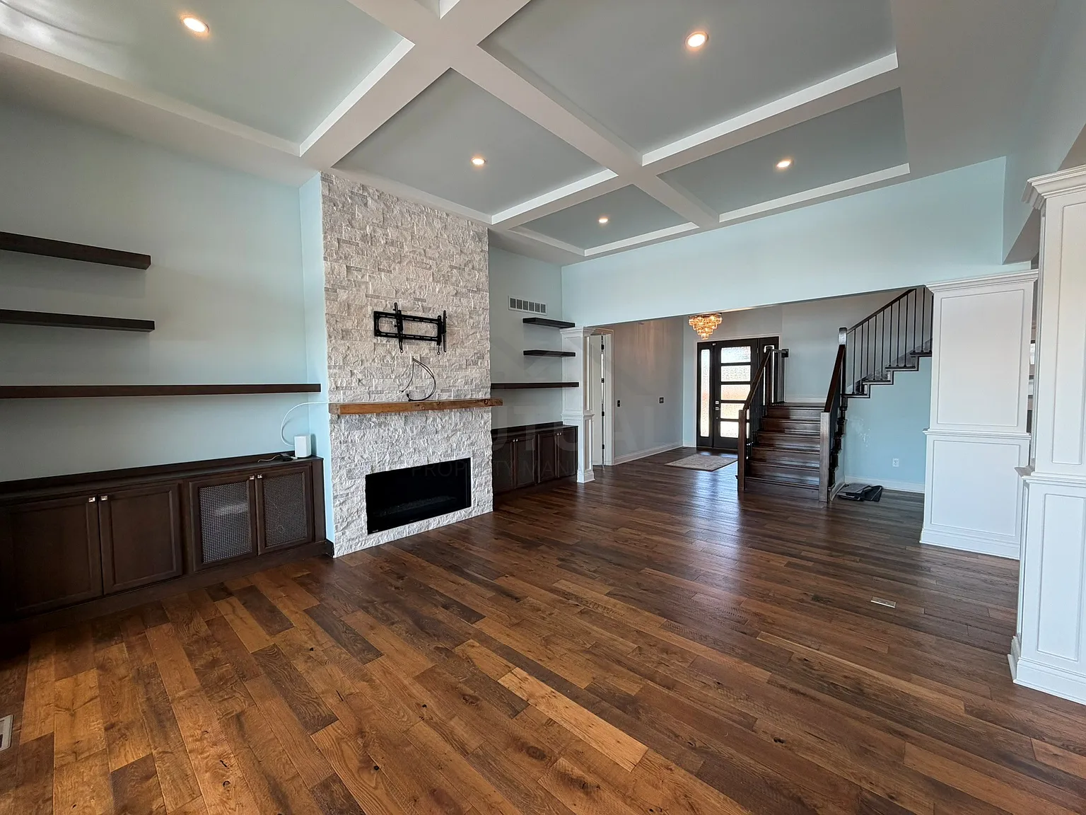 3 bed, 2.5 bath, 2759 sqft, $5,800 — Photo 4