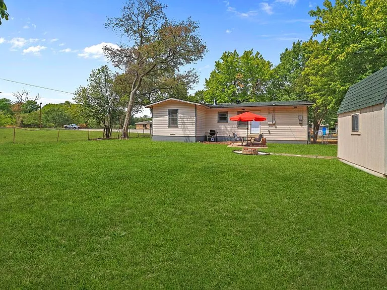 319 Arnold Ave — Photo 30