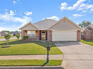 2911 S D St, Rogers, AR 72758