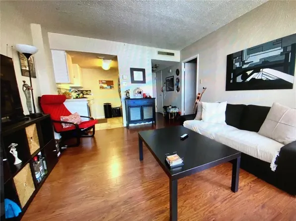 1800 Lavaca St APT 704, Austin, TX 78701