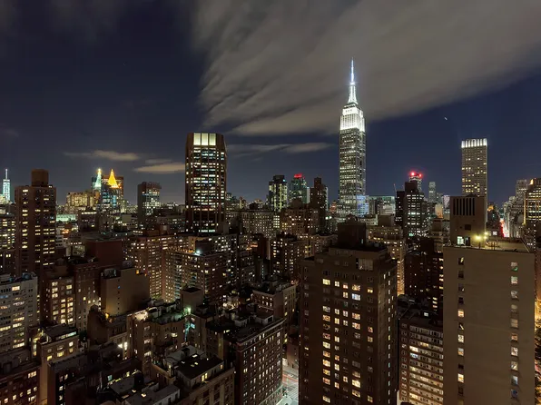 556 Third Avenue image 7 of 24