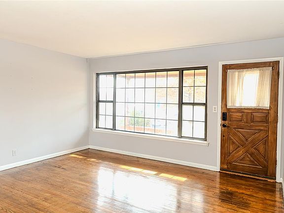 2nd image of 706 Neal Cir