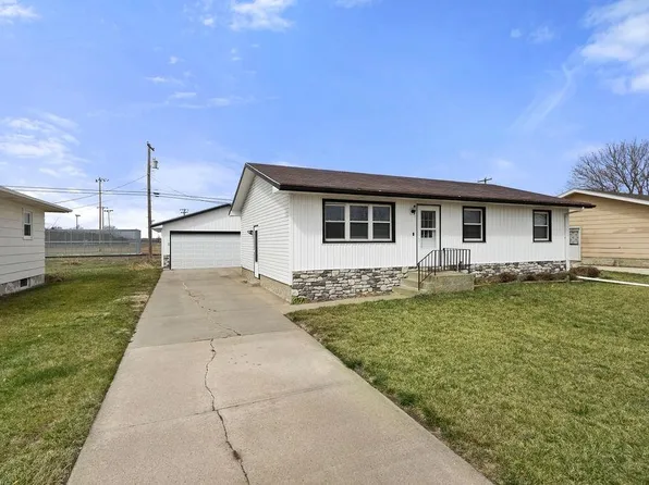 1572 45th Ave, Columbus, NE 68601