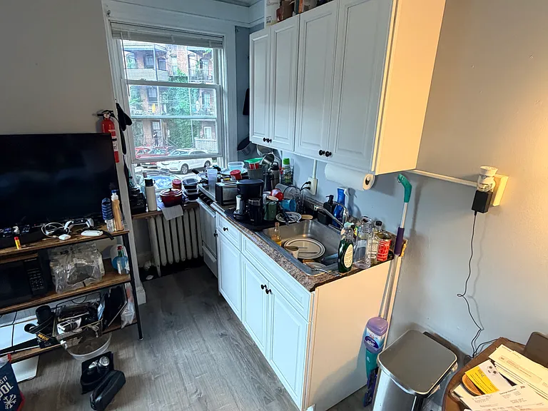 83 Englewood Ave #8 — Photo 6