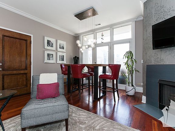 3rd image of 700 W Grand Ave #W2