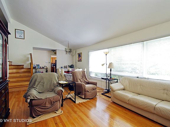 2nd image of 6735 N Kenneth Ave