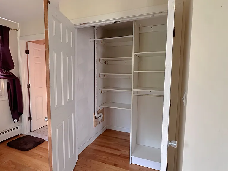 208 University Ave — Photo 16