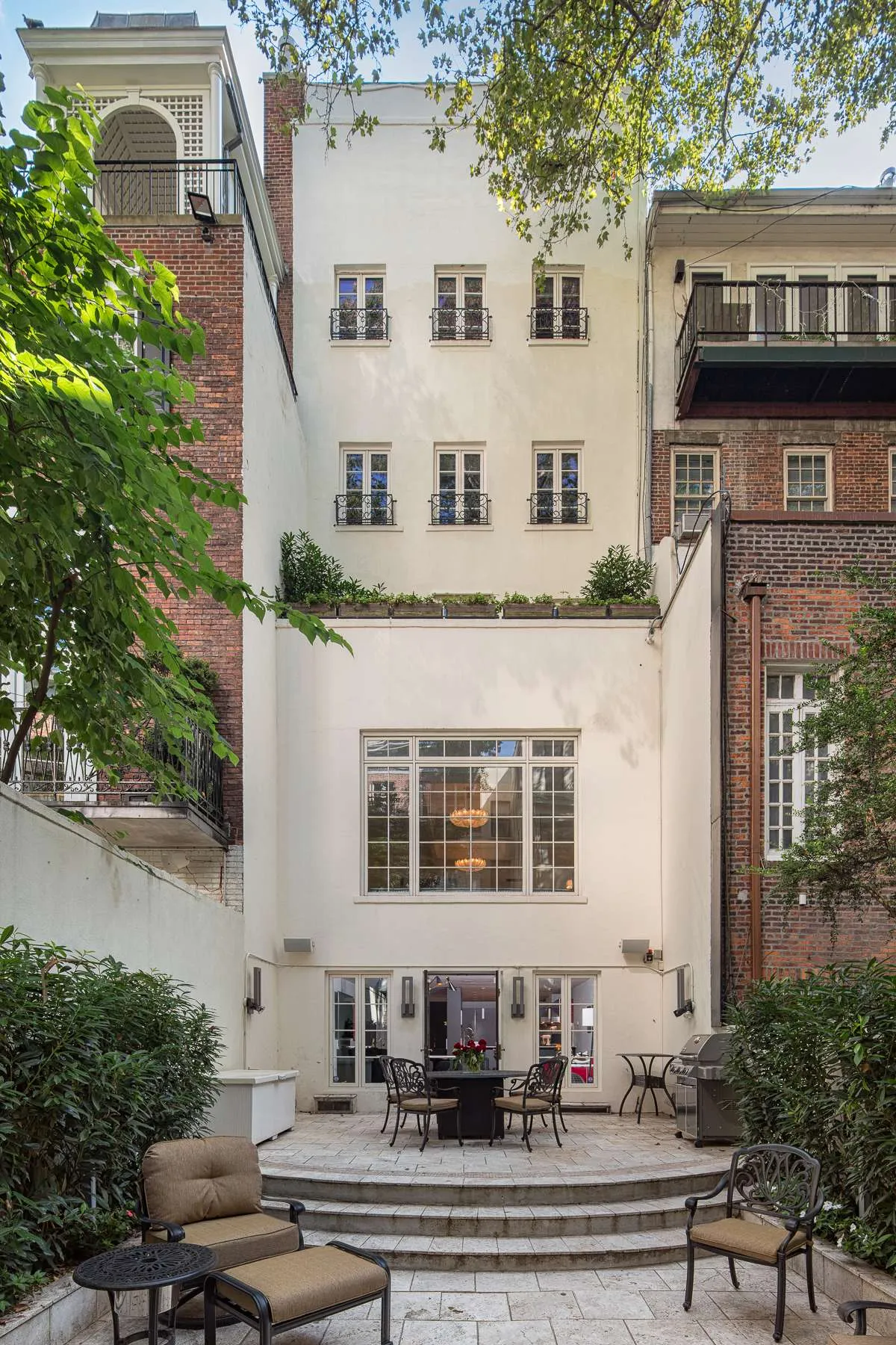 NEIGHBORHOOD サイズL 161 East 63rd Street in Lenox Hill : Sales, Rentals, Floorplans