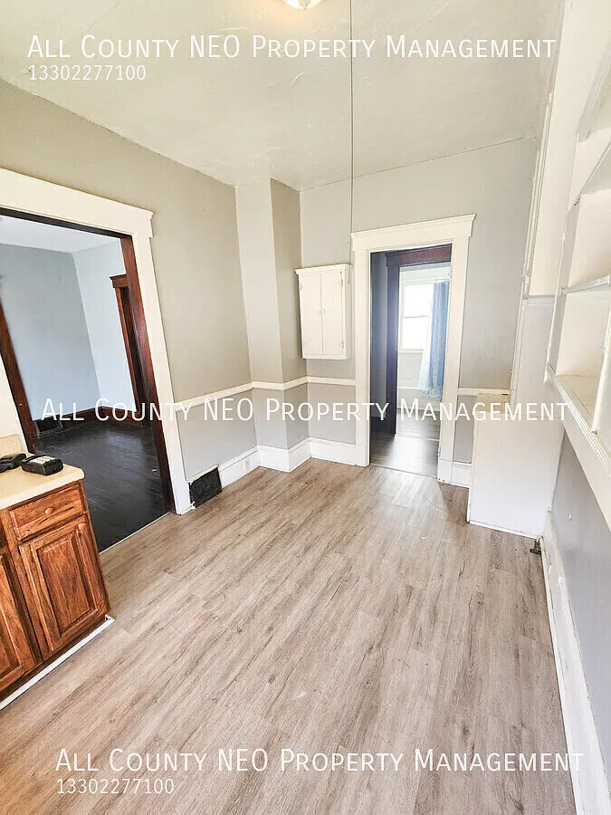 Charming Home with Covered Porch & Bay Windows! — Photo 2