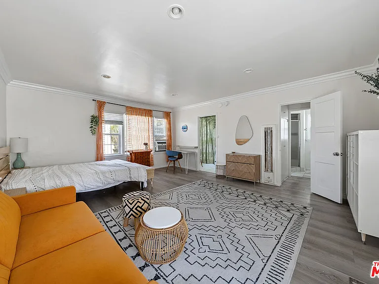 1238 S Beverly Glen Blvd #9 — Photo 4