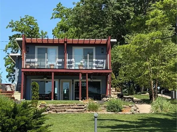 113 N Shore Dr, Kansas City, MO 64151