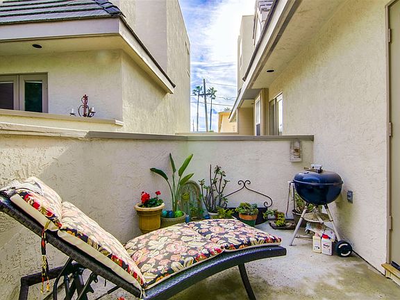3rd image of 4865 Orchard Ave