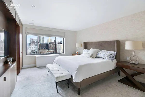 Sold by Sotheby's International Realty | media 6