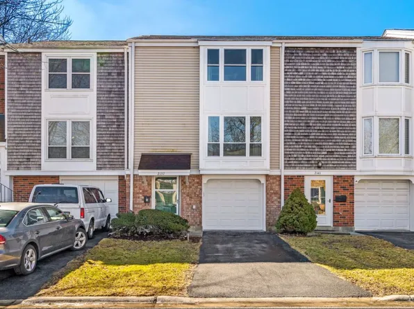 2137 Greystone Pl, Hoffman Estates, IL 60169