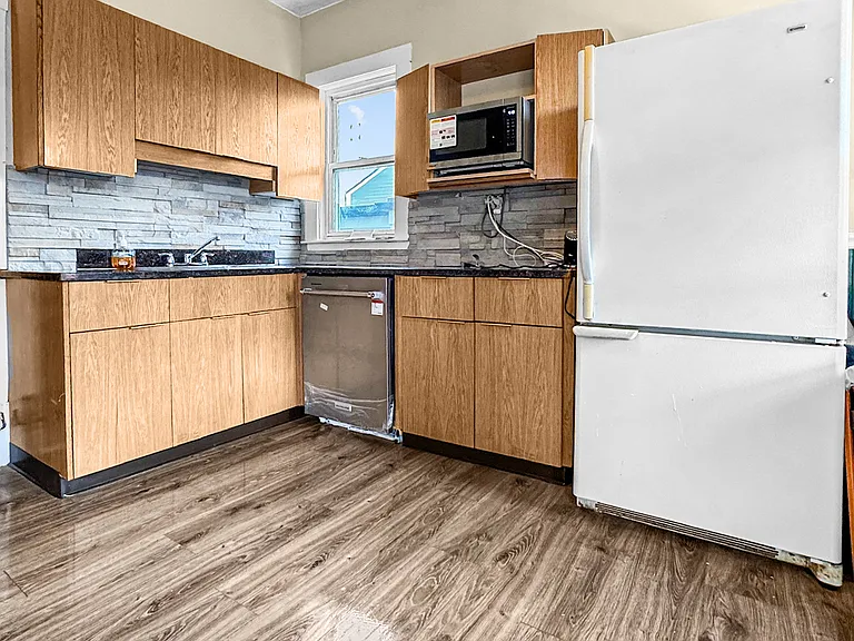 56 Dorset St #3 — Photo 3