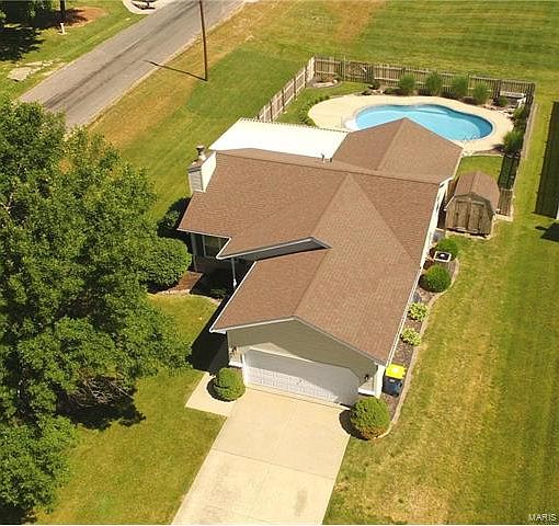 1st image of 302 E Lake Dr
