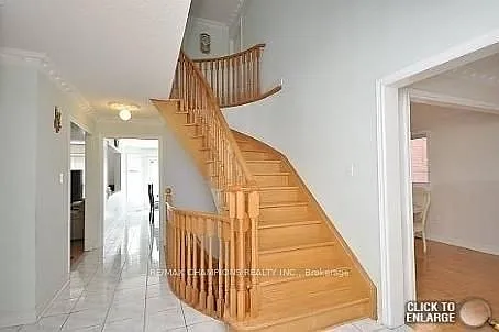 10 Sprucelands Ave — Photo 3
