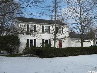 1st image of 35 Nantucket Dr