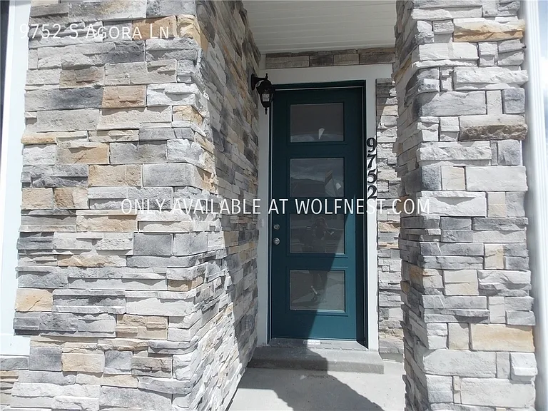 9752 S Agora Ln — Photo 2