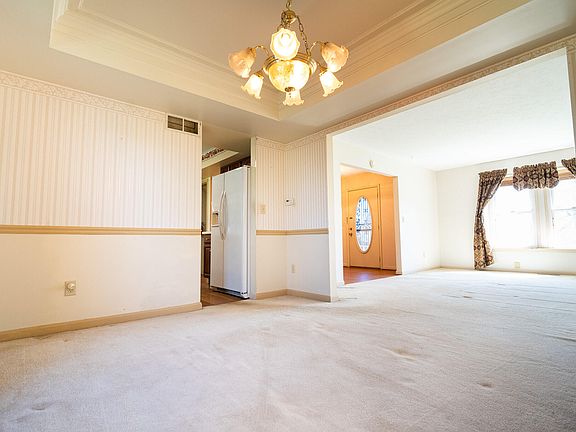 6th image of 11021 Paddock Dr