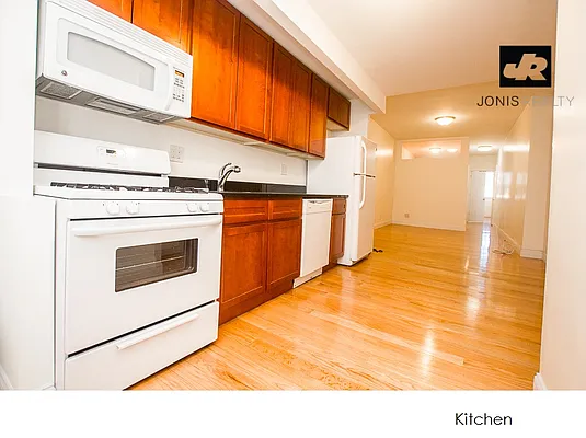 Rented by Jonis Realty | media 1