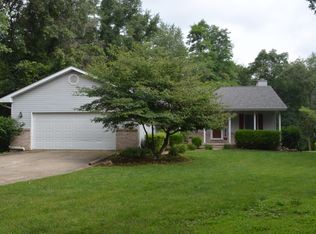 62 Walnut Valley Dr, Springfield, IL 62707