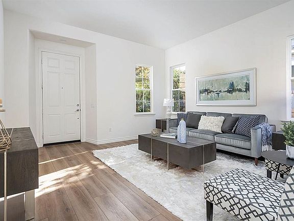 4th image of 26827 Cottonwood Ct