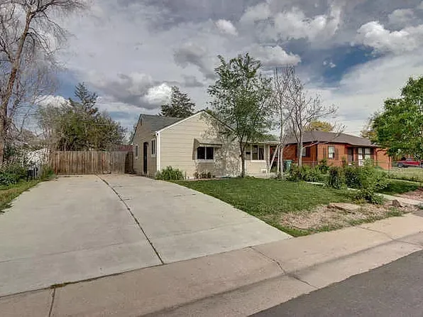 710 Macon St, Aurora, CO 80010