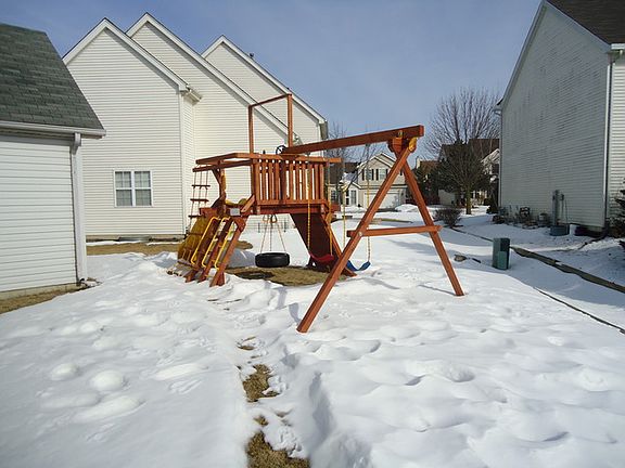 3rd image of 1413 Deer Creek Ln