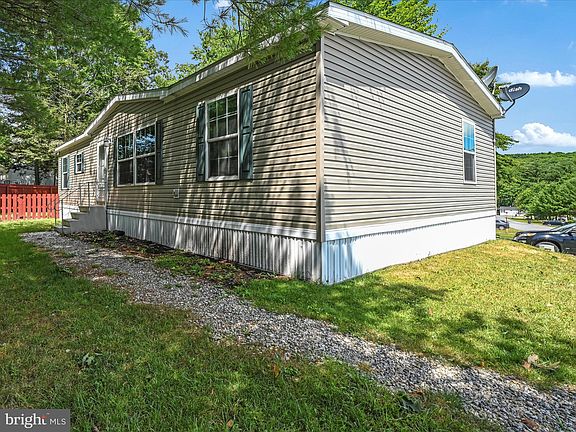 2nd image of 256 Jimmy Ln