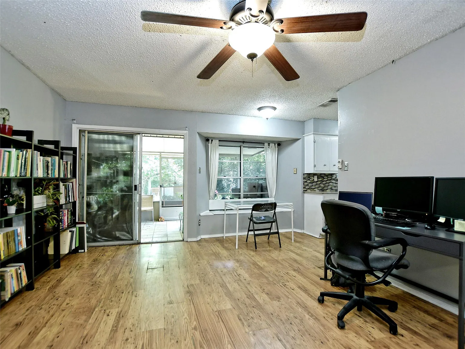 3 bed, 1.5 bath, 1084 sqft, $2,500 — Photo 4