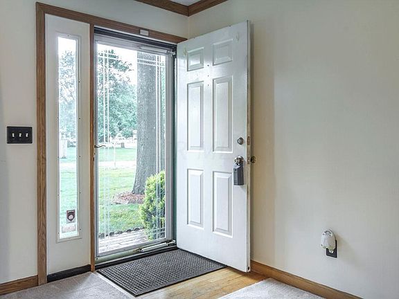 31 Charward Rd SW 11