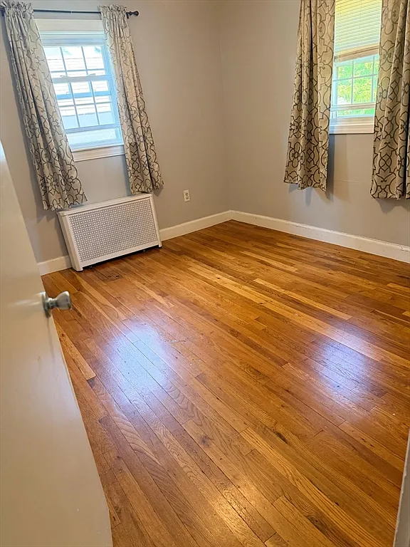 1 bed, 1.0 bath, 9999 sqft, $900 — Photo 3