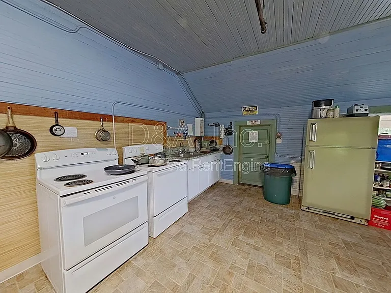 242 NW 15th St #1 — Photo 5