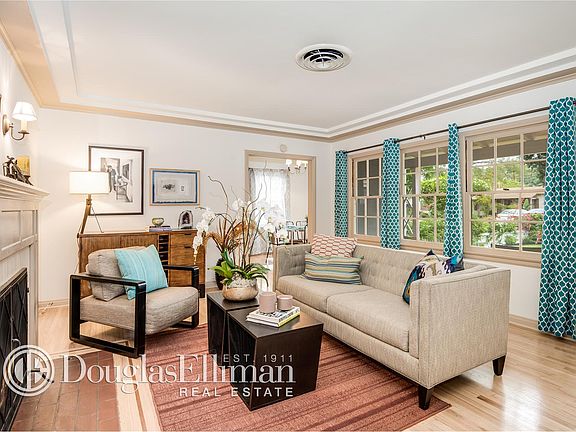 4th image of 5431 Agnes Ave