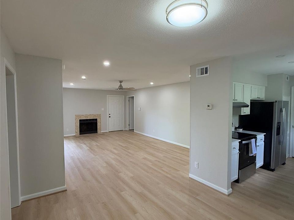 1st image of 9797 Leawood Blvd APT 804