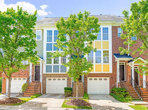 1028 Summerhouse Rd, Cary, NC 27519