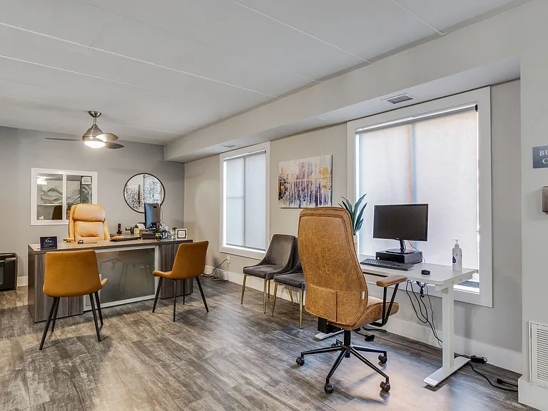 Parkway Apartments — Photo 17