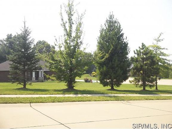 3rd image of 2 Brimley Ct