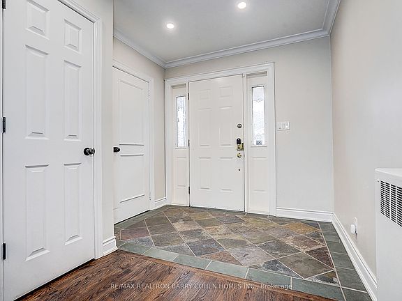 2nd image of 19 Lower Links Rd